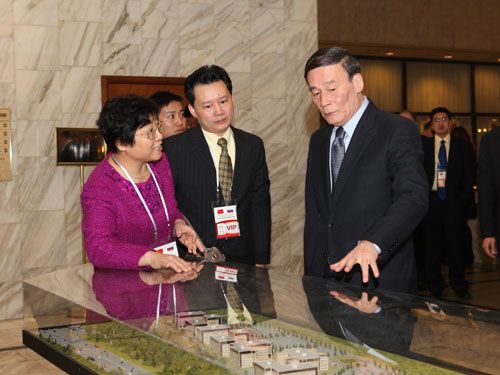 ���ɽ�������Ӳ�������չ̨